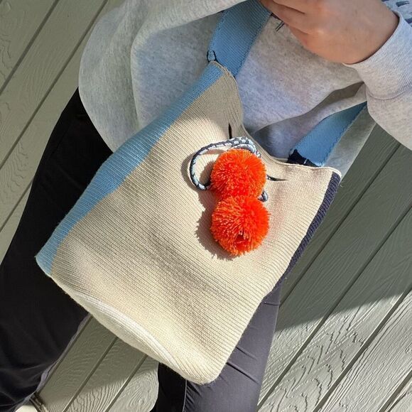 Sophie Anderson Lilla Hand Crocheted Pom Pom Drawstring Bucket Bag Beach Anthrop - Picture 3 of 10